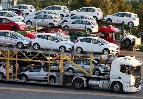 دستور رئیس جمهور برای ترخیص 20 هزار خودرو وارداتی؛ از کاهش احتمالی قیمت ها تا سودجویی دلالان